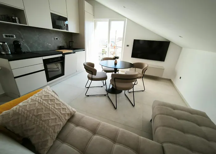 & Marina View * וודיצה